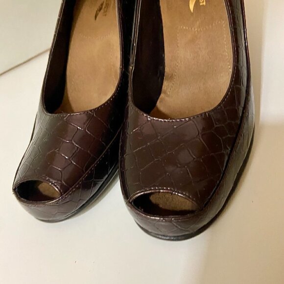 Aerosoles Super Comfort brown reptile leather peep toe heels, 9 - Picture 11 of 14